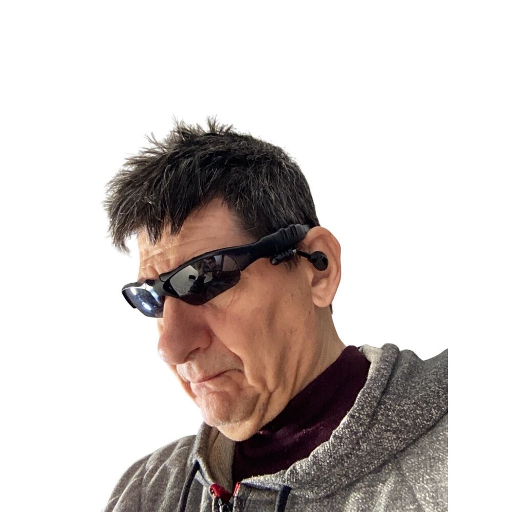 Bluetooth Sunglasses*Built-In Earphones*Microphone*Hands-Free Calls* Case